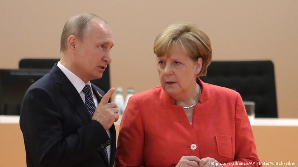 Cựu Thủ tướng Đức khẳng định bà không ngây thơ trong mối quan hệ với Tổng thống Putin - Ảnh 1.