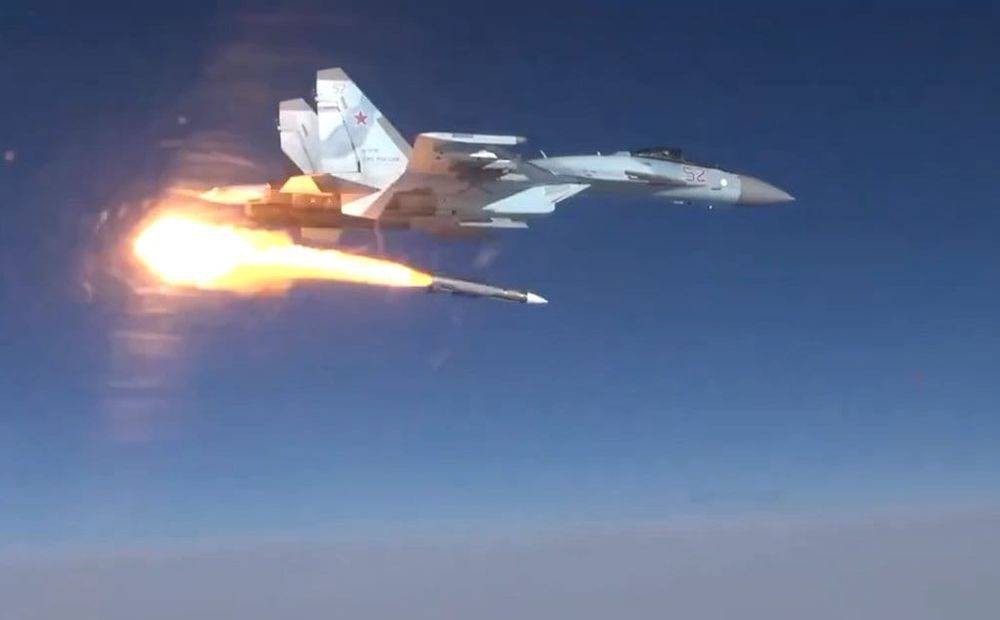Topwar: Đen đủi vấp phải Su-35 Nga, F-35 Mỹ sẽ không hơn gì thịt chờ nướng BBQ - Vì sao? - Ảnh 4.