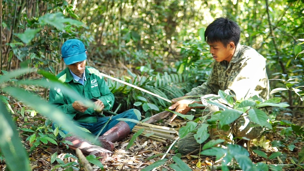 Bỏ việc lương 10 triệu, chàng trai về quê trồng rau, nuôi gà: Bình yên nhưng không dễ dàng - Ảnh 6.