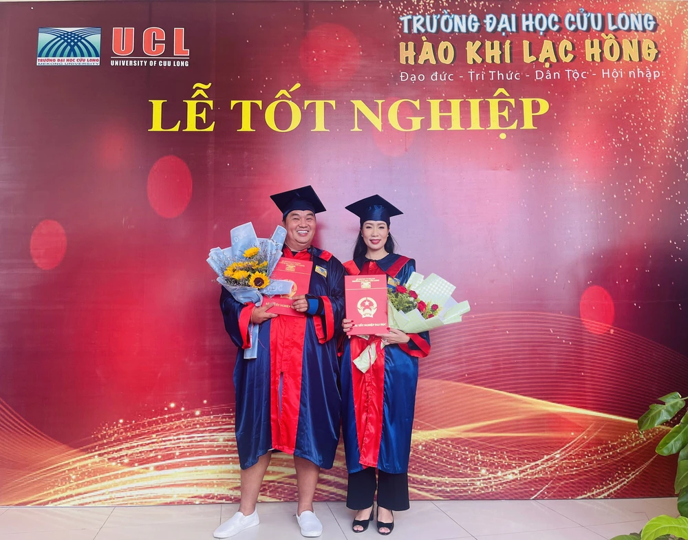 Tốt nghiệp đại học ngành ngôn ngữ ở tuổi 51, Hoàng Mập: Tôi học để làm gương cho con cái - Ảnh 1.