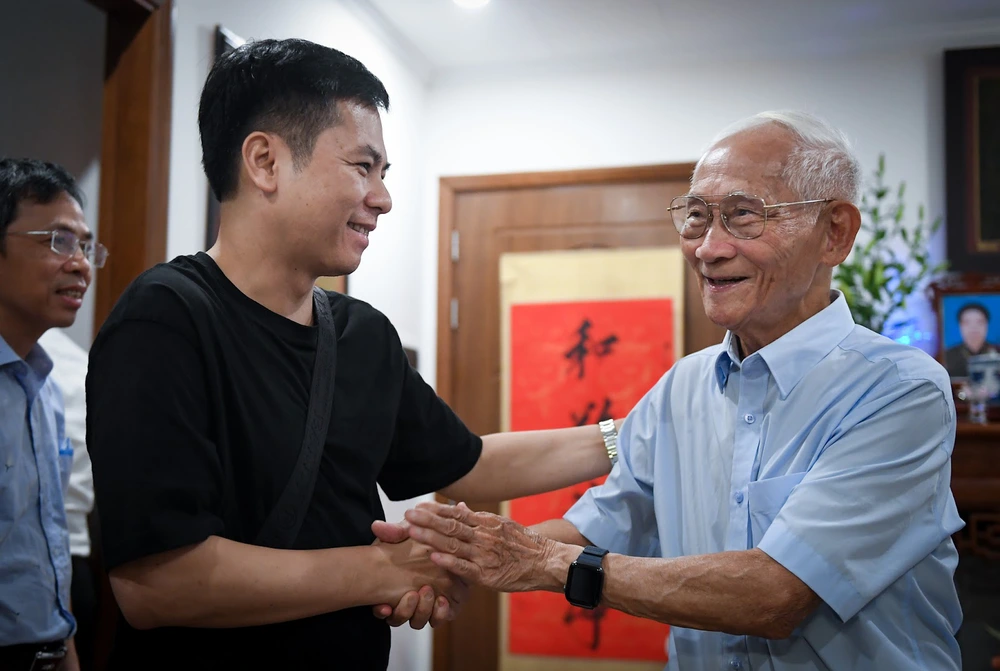 Giáo sư Nguyễn Xuân Thu và cuộc “vật lộn” đưa trường quốc tế đầu tiên về Việt Nam - Ảnh 3.