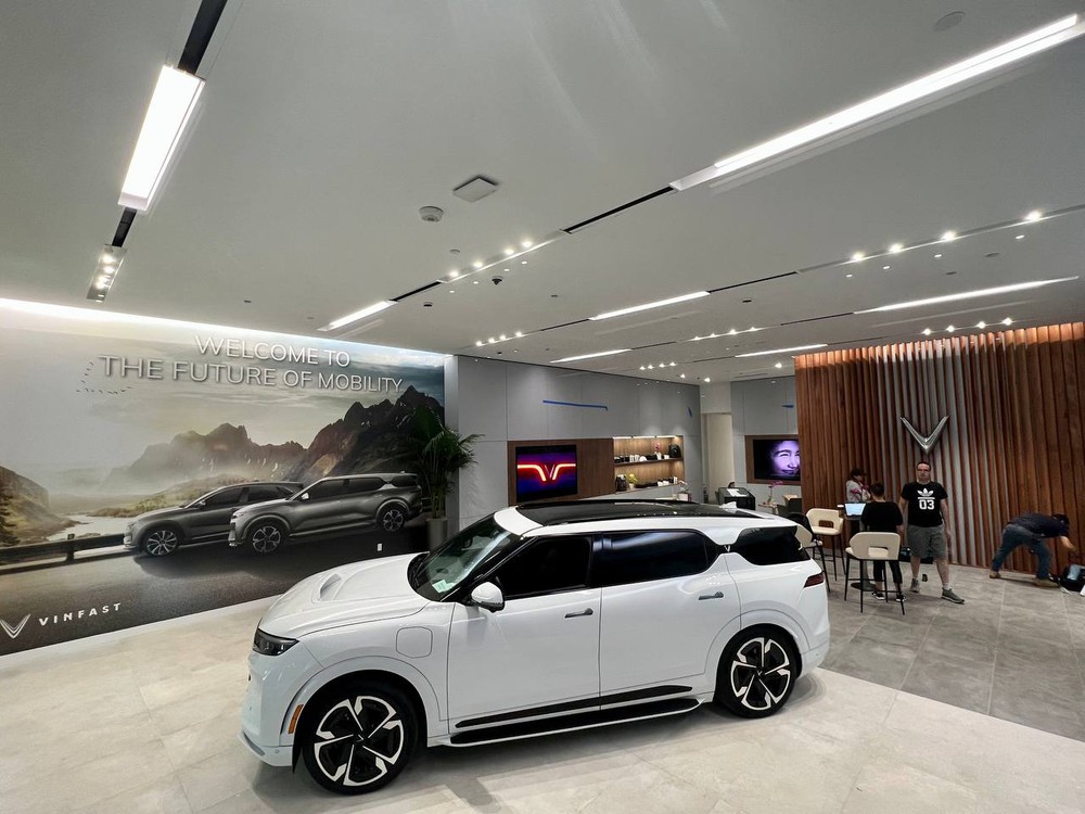 2 showroom đầu tiên của VinFast tại Mỹ lộ diện: Rộng 300m2, gần ngay Tesla  - Ảnh 5.
