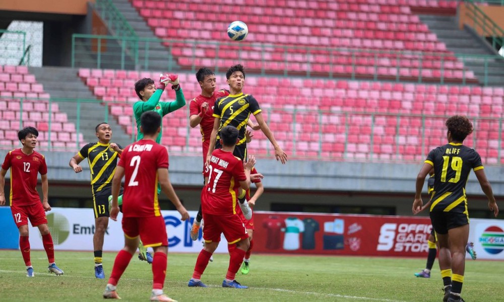 Chuyên gia ĐNÁ lý giải nguyên nhân khiến U19 Việt Nam thất bại trước U19 Malaysia - Ảnh 1.