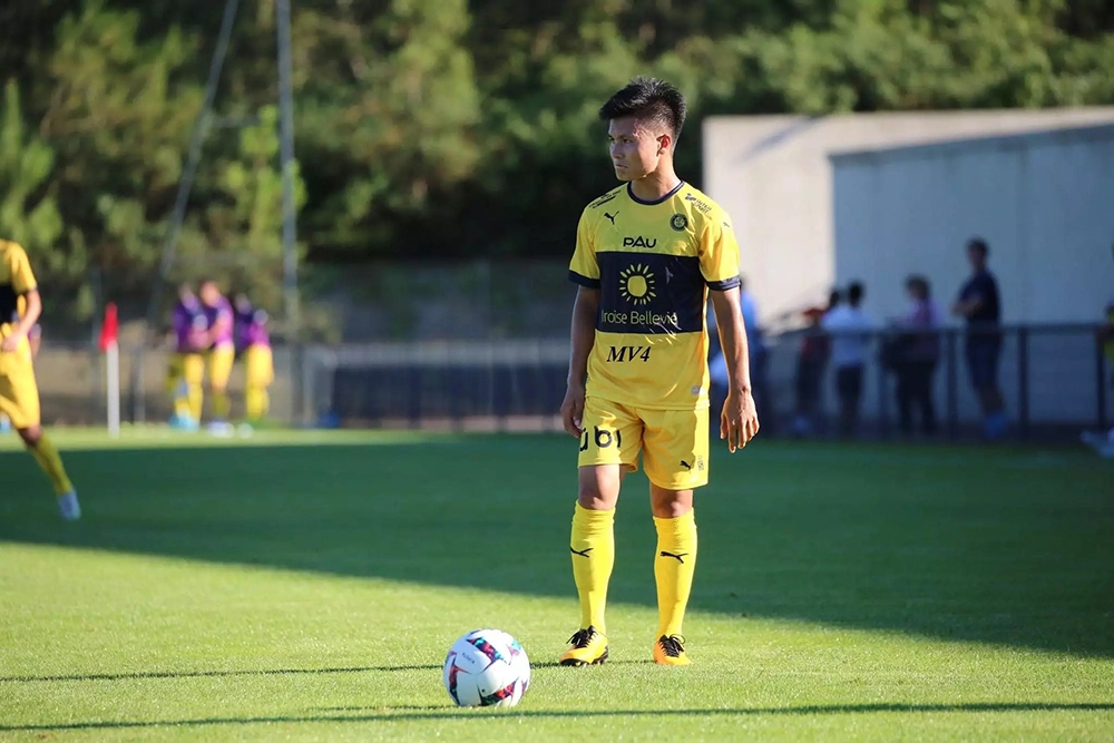 Phóng viên Pháp chỉ rõ điểm mạnh giúp Quang Hải có cơ hội chiếm suất đá chính ở Pau FC - Ảnh 1.