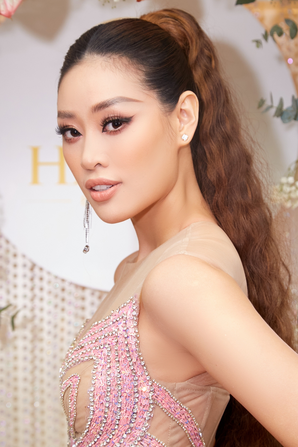 Hoa hậu Khánh Vân thu hút mọi ánh nhìn khi xuất hiện tại sự kiện - Ảnh 8.