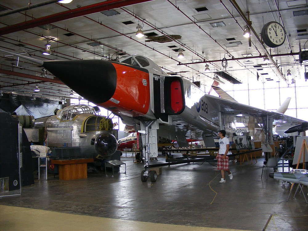 Tiêm kích CF-105 Arrow: Ra đời trong huy hoàng, vinh quang bị dập tắt chỉ vì... 1 vệ tinh - Ảnh 3.