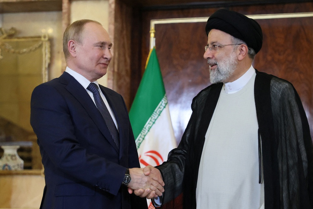 Đến Iran chỉ 1 ngày, ông Putin được tiếp đón nồng nhiệt: Chuyến thăm lịch sử, vượt kỳ vọng - Ảnh 2.
