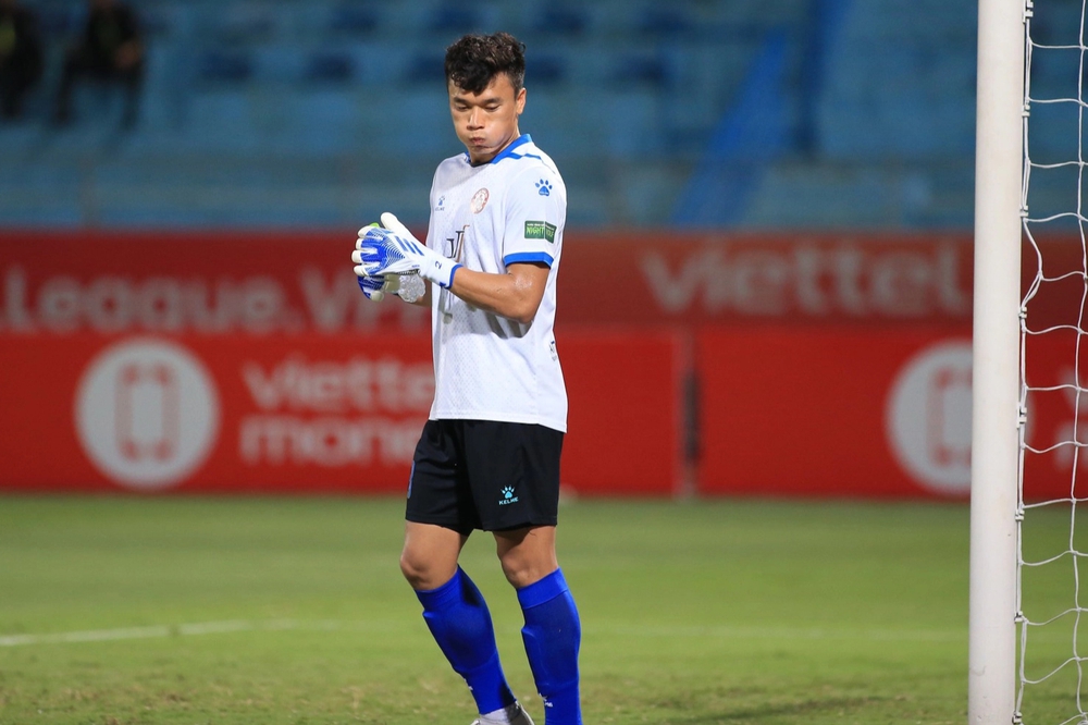 Bùi Tiến Dũng được Quang Hải nói lời động viên sau chuỗi trận không như ý tại V.League - Ảnh 2.