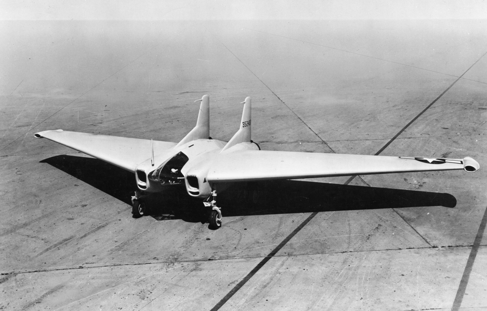 XP-79: Máy bay siêu dị thường- Phi công nằm ra để lái, chỉ có chiêu thức độc nhất là Đâm - Ảnh 2.