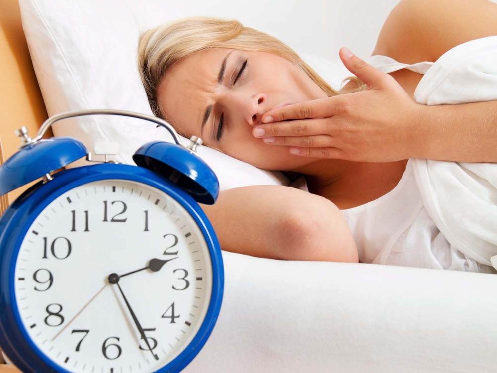 Nghiên cứu mới: Những người thường xuyên ngủ kiểu này có nguy cơ đột quỵ cao hơn 24% - Ảnh 2.