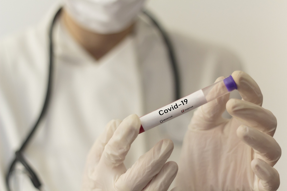 Tái nhiễm COVID-19 nhiều lần có nguy hiểm? Nghiên cứu mới chỉ ra điều đáng lo ngại - Ảnh 1.