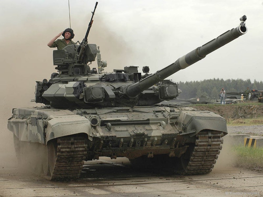 Vì sao T-90 được khen ngợi là Xe tăng tốt nhất của Tổng thống Putin? - Ảnh 2.