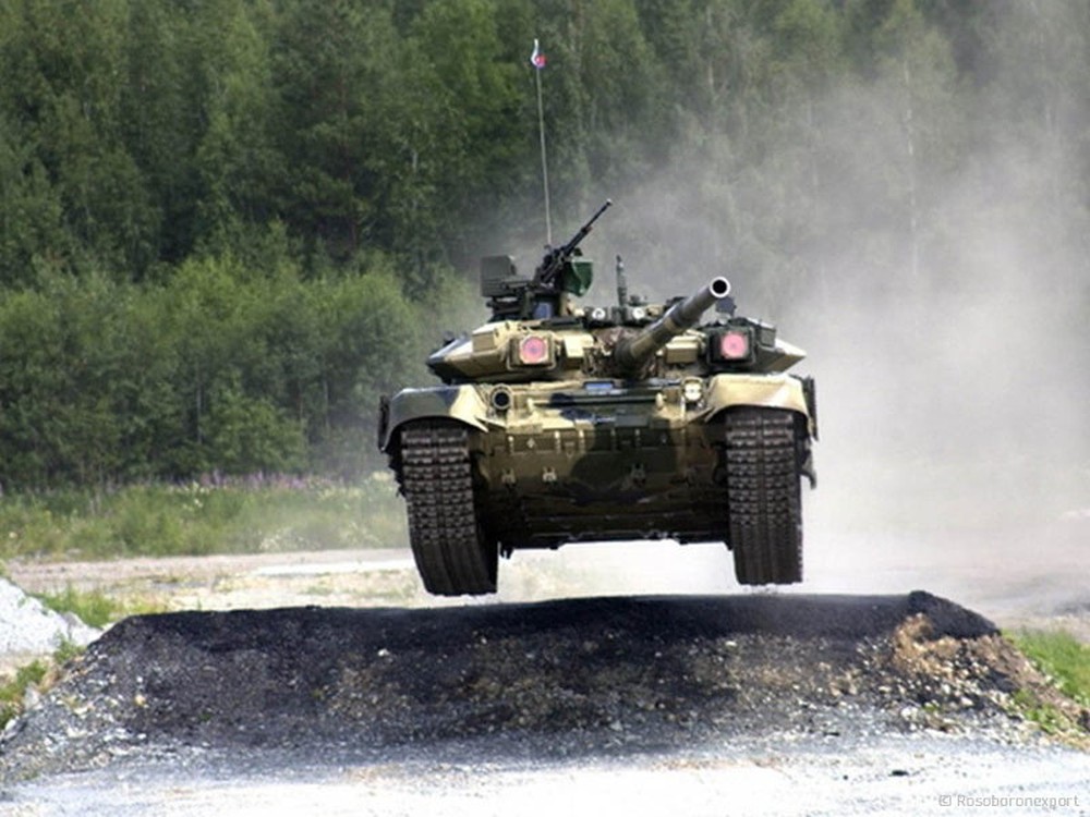 Vì sao T-90 được khen ngợi là Xe tăng tốt nhất của Tổng thống Putin? - Ảnh 3.