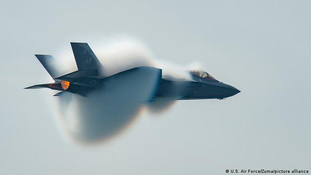 Lộ diện tên lửa tấn công mặt đất tân tiến của F-35 Mỹ: “Tiền vệ” đáng gờm trên bầu trời! - Ảnh 1.