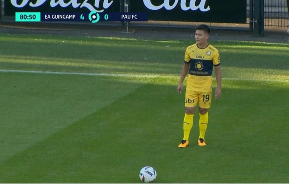 Cùng Pau FC thua đậm, Quang Hải bất ngờ được tán dương hết lời từ báo Trung Quốc - Ảnh 1.