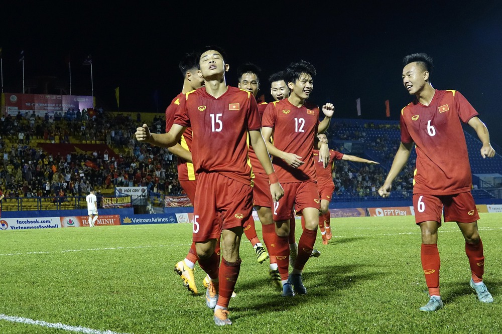 Đội nhà 3 lần gây thất vọng trước U19 Việt Nam, CĐV Thái Lan đòi sa thải huấn luyện viên - Ảnh 1.
