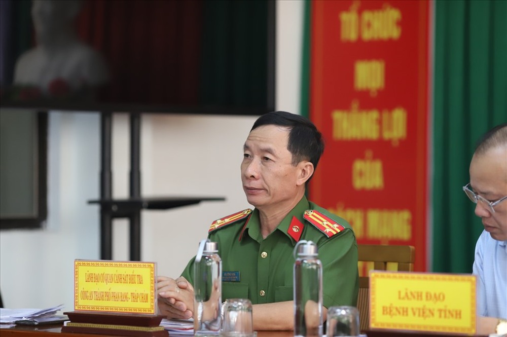Ninh Thuận thông tin chi tiết vụ nữ sinh tử nạn: Tài xế thừa nhận có dùng điện thoại - Ảnh 1.