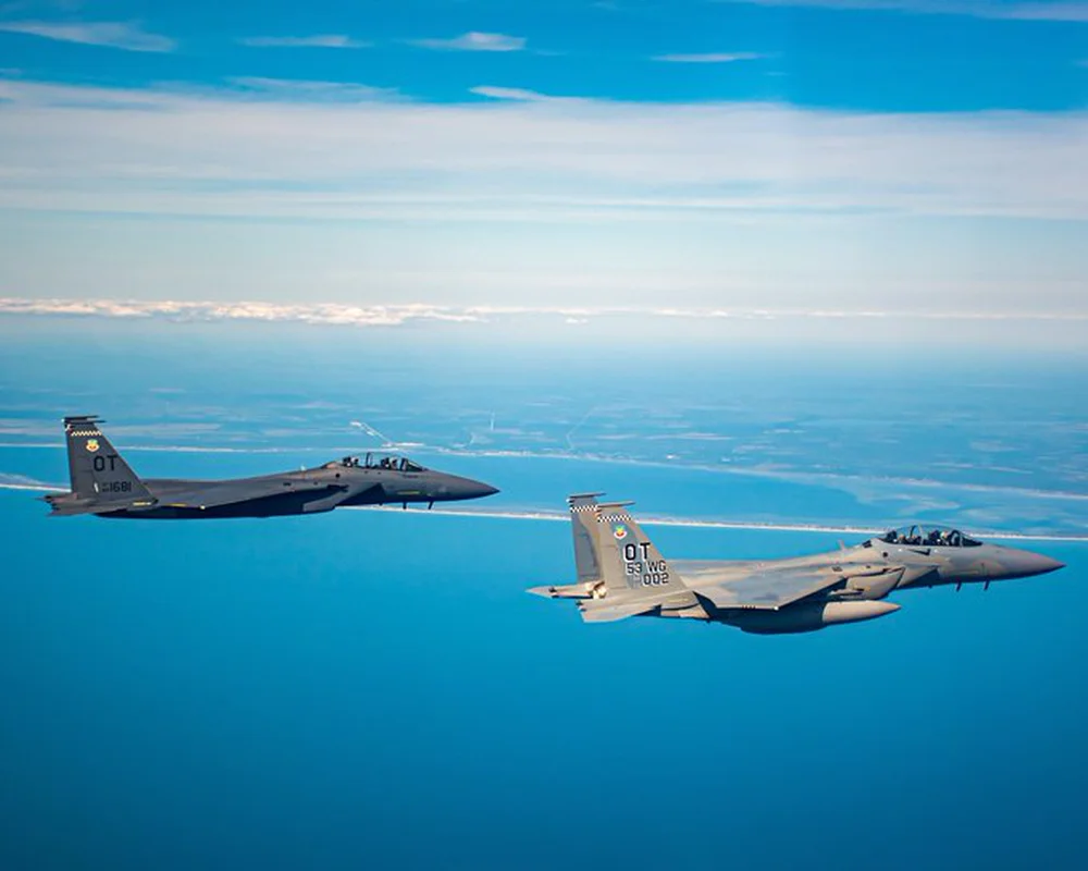 Vượt trội hơn cả F-22 và F-35: Mỹ gọi đây là máy bay chiến đấu ‘phi thường’ - Ảnh 2.