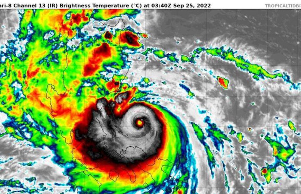 Quét qua Philippines, bão Noru có khả năng mạnh hơn nữa khi vào Biển Đông? - Ảnh 1.
