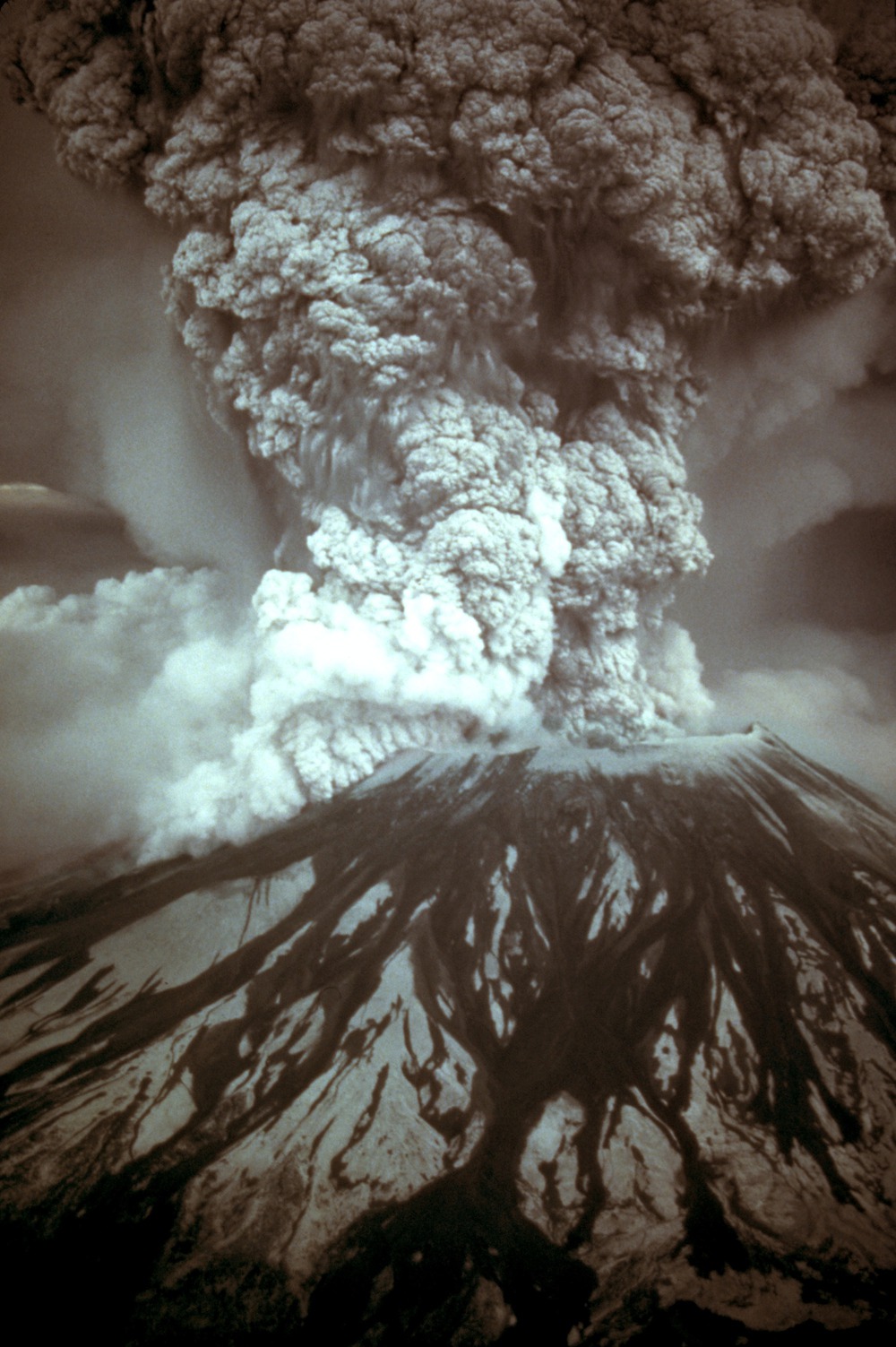 50 triệu tấn hơi nước của vụ phun trào Tonga có thể khiến Trái Đất lâm vào cảnh này - Ảnh 4.