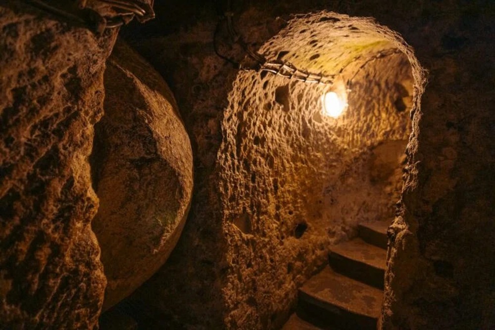 Bí mật dưới tầng hầm của người đàn ông: Từng chứa được 20.000 người và giờ là địa điểm du lịch - Ảnh 7.