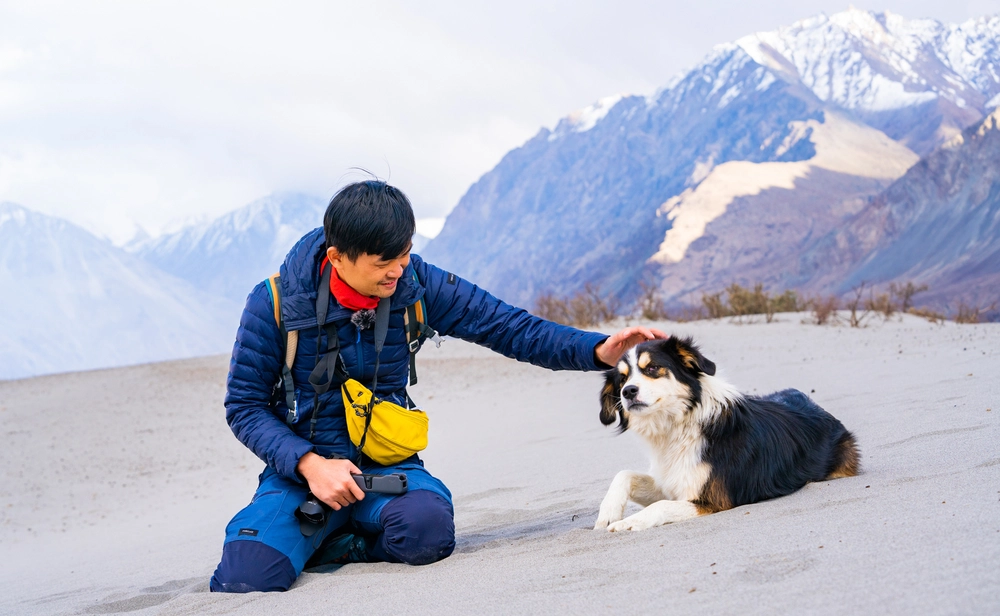 Chuyến độc hành rong ruổi 1000km bằng xe máy dưới núi tuyết hùng vĩ Ladakh và những kỷ niệm “nhớ đời” của 8x Việt - Ảnh 1.