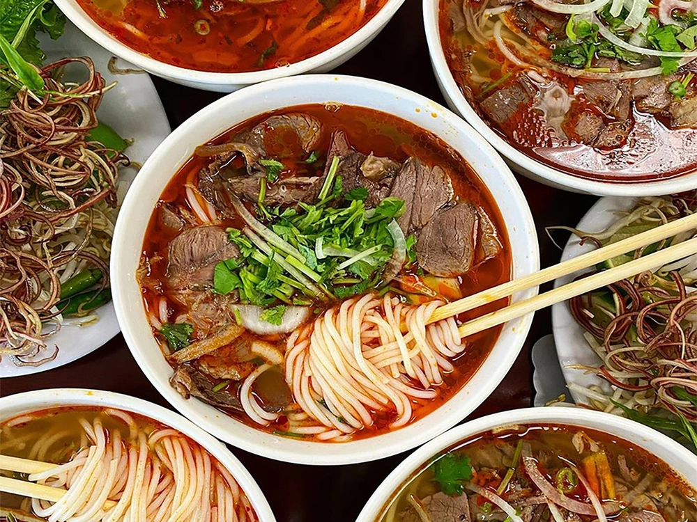 Chàng Tây gợi ý danh sách 6 món Việt Nam nhất định phải thử: Có 2 món không phải ăn cũng dám ăn  - Ảnh 11.