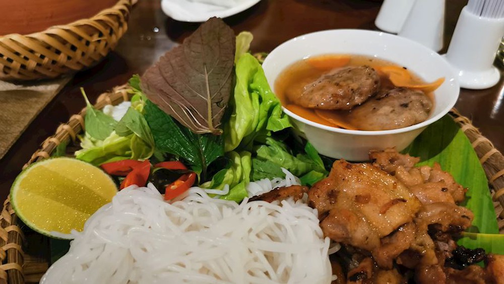 Chuyên trang ẩm thực bình chọn 10 món từ thịt phổ biến nhất của Việt Nam: Một món khiến nhiều khách Tây e ngại - Ảnh 9.