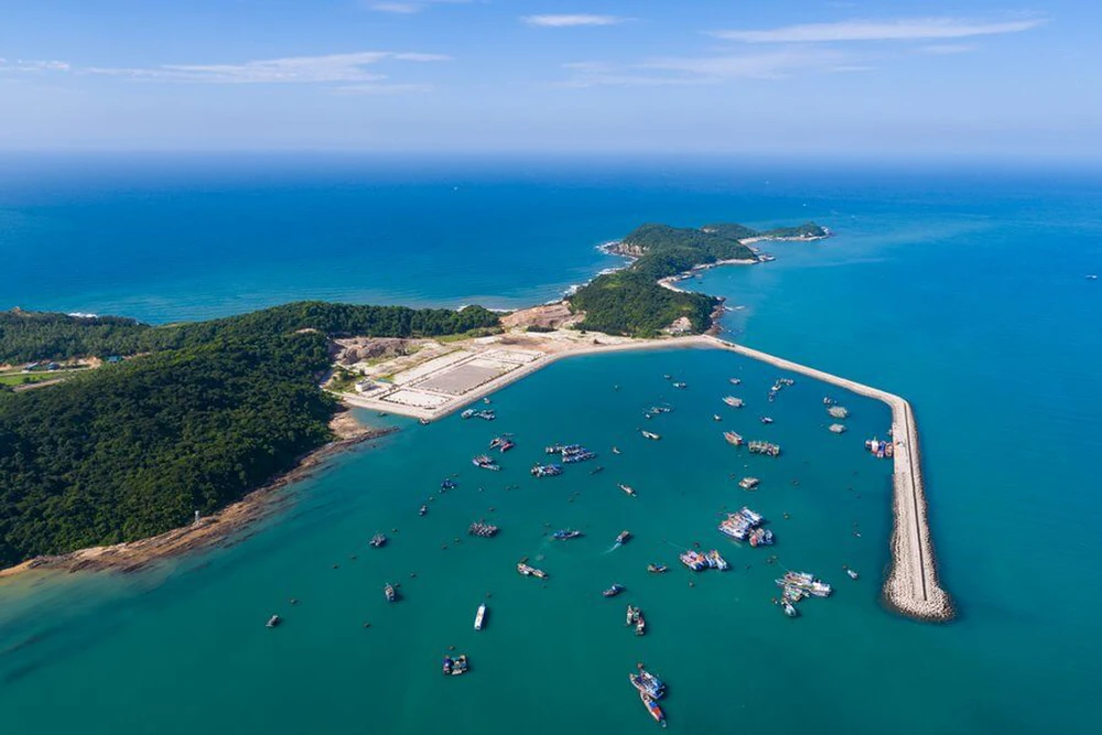 Phát hiện bãi biển đẹp nhất Cô Tô, Quảng Ninh, du khách nhận xét: "Đã đến đây rồi thì sẽ không muốn về"