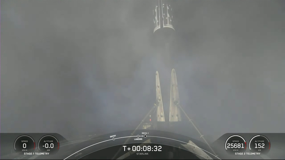 Tên lửa phóng lên từ biển, chuỗi vệ tinh của Elon Musk sắp đạt con số khổng lồ  - Ảnh 1.