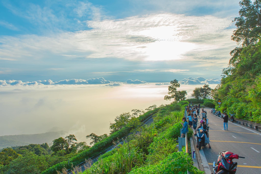 Không cần lên núi để săn mây, ngay gần Hà Nội có một địa điểm cực lý tưởng, chỉ mất hơn 1 tiếng lái xe  - Ảnh 6.