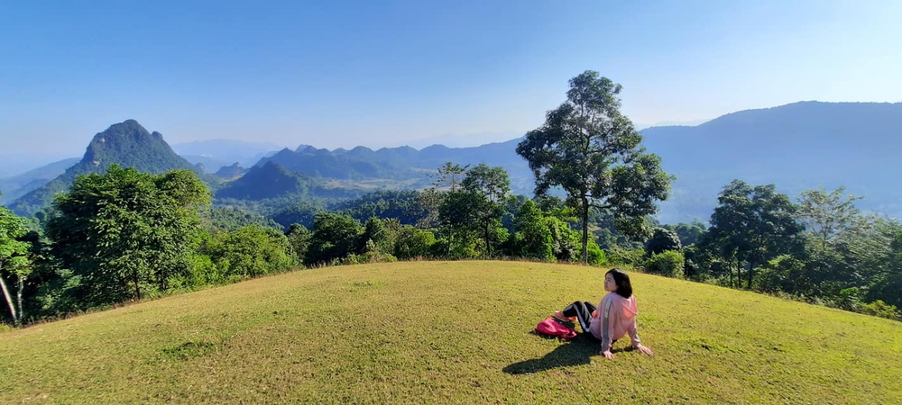 Phát hiện thung lũng như bước ra từ truyện cách Hà Nội hơn 200km, du khách nhận xét xứng đáng được biết tới nhiều hơn - Ảnh 2.