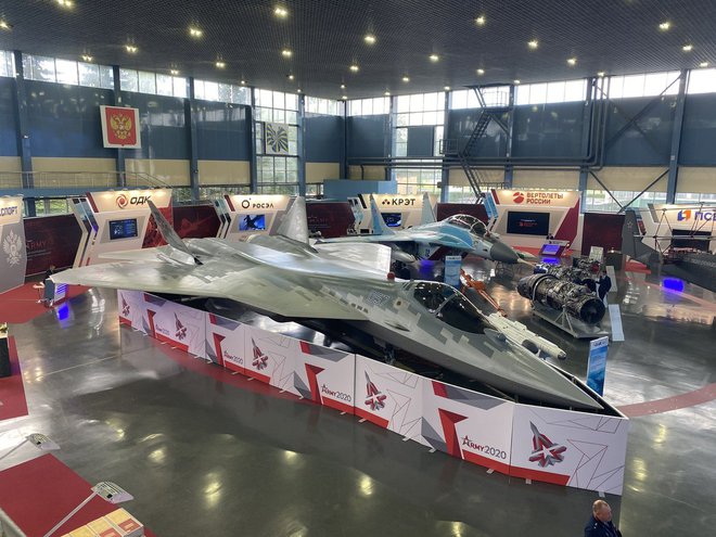 Chuyên gia Mỹ hiến kế giúp tiêm kích tàng hình Nga thoát ế: Lộ diện khách hàng của Su-57 - Ảnh 3.