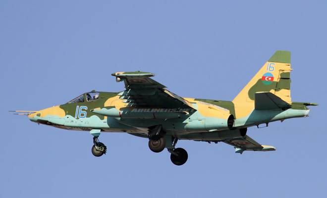 NÓNG: Thêm một Su-25 bị bắn rơi, chiến sự Azerbaijan - Armenia leo thang nguy hiểm - Ảnh 1.