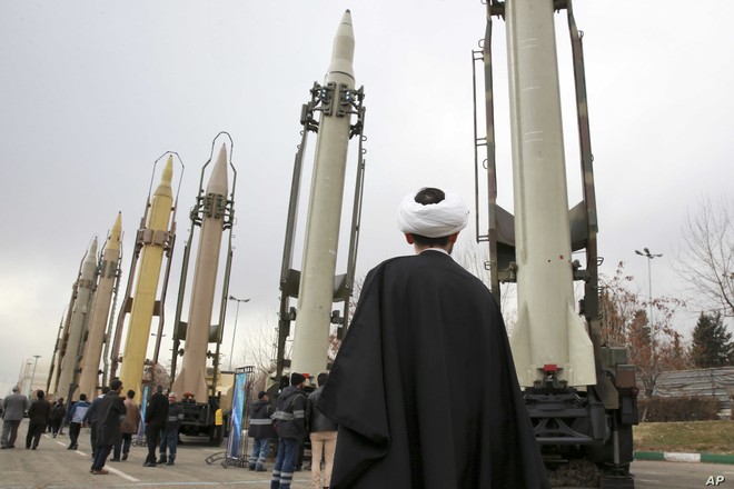 5 ngày trước khi Tehran thoát cấm vận vũ khí: Iran, Nga và TQ sắp đi nước cờ hiểm? - Ảnh 2.