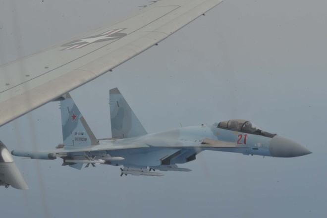 Lộ diện tên lửa Nga trang bị cho Su-57 và Su-35: “Chấp tất” các đối thủ phương Tây! - Ảnh 2.