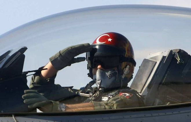 Thổ Nhĩ Kỳ thanh trừng gần 300 phi công quân sự: Góc tối bị vạch trần để lộ thông tin gây choáng - Ảnh 1.