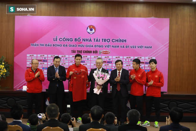 VFF công bố giá vé hai trận đấu của ĐTQG và U22 Việt Nam, không bán vé online - Ảnh 1.