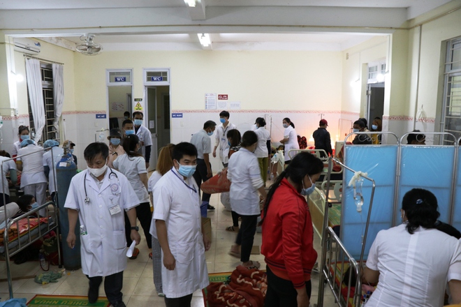 153 người nhập viện do ăn xôi: Đoàn từ thiện nấu xôi từ hôm trước  - Ảnh 2.
