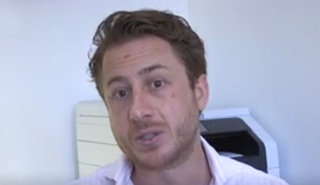 Sát ngày cưới vẫn ngoại tình, chú rể ung dung tổ chức đám cưới, không biết món quà chờ đợi mình trước mắt - Ảnh 2.