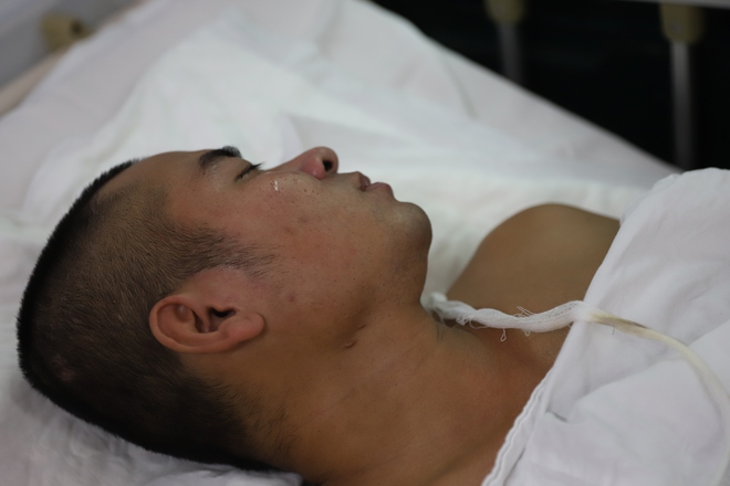 Đi đánh cá làm giỗ cho bố, chàng trai nghèo gặp tai nạn nguy kịch, nằm cả đêm dưới ruộng - Ảnh 10.