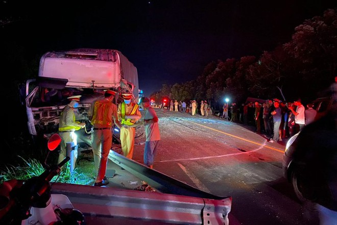Tai nạn 8 người tử vong ở Bình Thuận: 1 phút trước tai nạn, xe khách giảm tốc độ từ 80km/h xuống 69km/h - Ảnh 1.