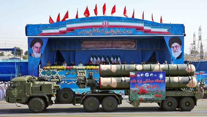 Iran phá vòng vây của Mỹ, mua hàng loạt vũ khí mới từ Nga: TT Trump gửi cảnh báo sắc lạnh - Ảnh 1.