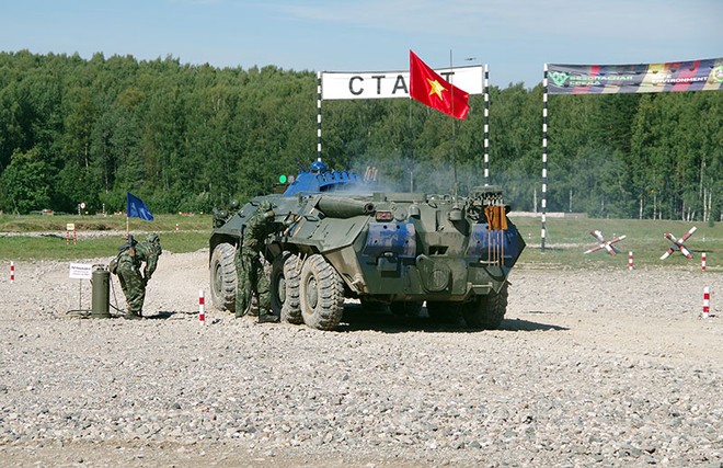 Việt Nam gây ấn tượng mạnh tại Tank Biathlon 2020; BTR-80 cháy động cơ ngay giữa đường đua - Ảnh 7.