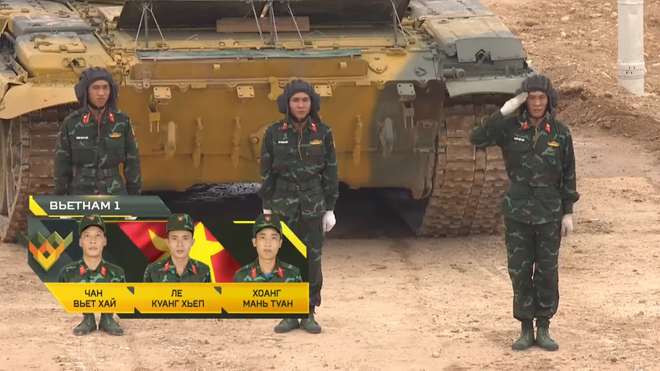 Việt Nam gây ấn tượng mạnh tại Tank Biathlon 2020; BTR-80 cháy động cơ ngay giữa đường đua - Ảnh 1.