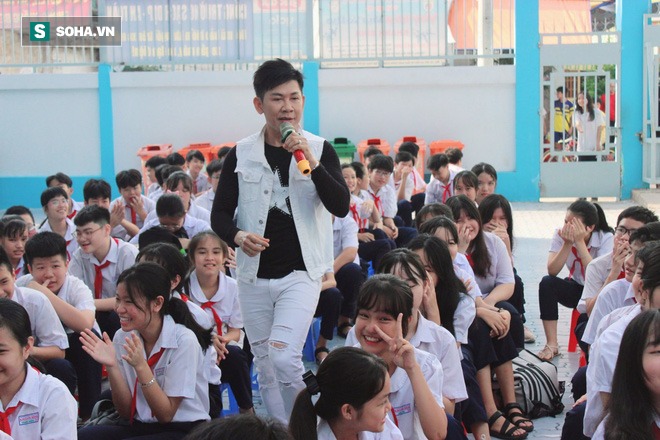 Ngôi sao Mưa bụi Mai Tuấn bỏ showbiz làm giáo viên và hành động bất ngờ của Phi Nhung - Ảnh 6.
