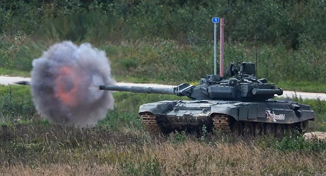 Xe tăng T-90 Nga bị tên lửa bắn cháy trong tình huống đầy bất ngờ - Ảnh 1.
