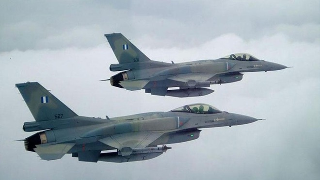 Chốt xong đơn hàng F-35 với Mỹ, UAE sẽ chuyển F-16 đến tay kẻ thù truyền kiếp của Thổ? - Ảnh 2.