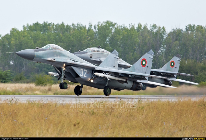 Chậm bàn giao MiG-29 cho Bulgaria, Nga đứng trước nguy cơ bị phạt nặng - Ảnh 1.