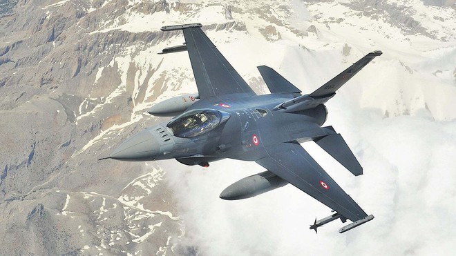 F-16 bắn rơi Su-25: Chiêu trò rẻ tiền hay ngòi nổ cho cuộc chiến lớn ở Nagorno-Karabakh? - Ảnh 1.